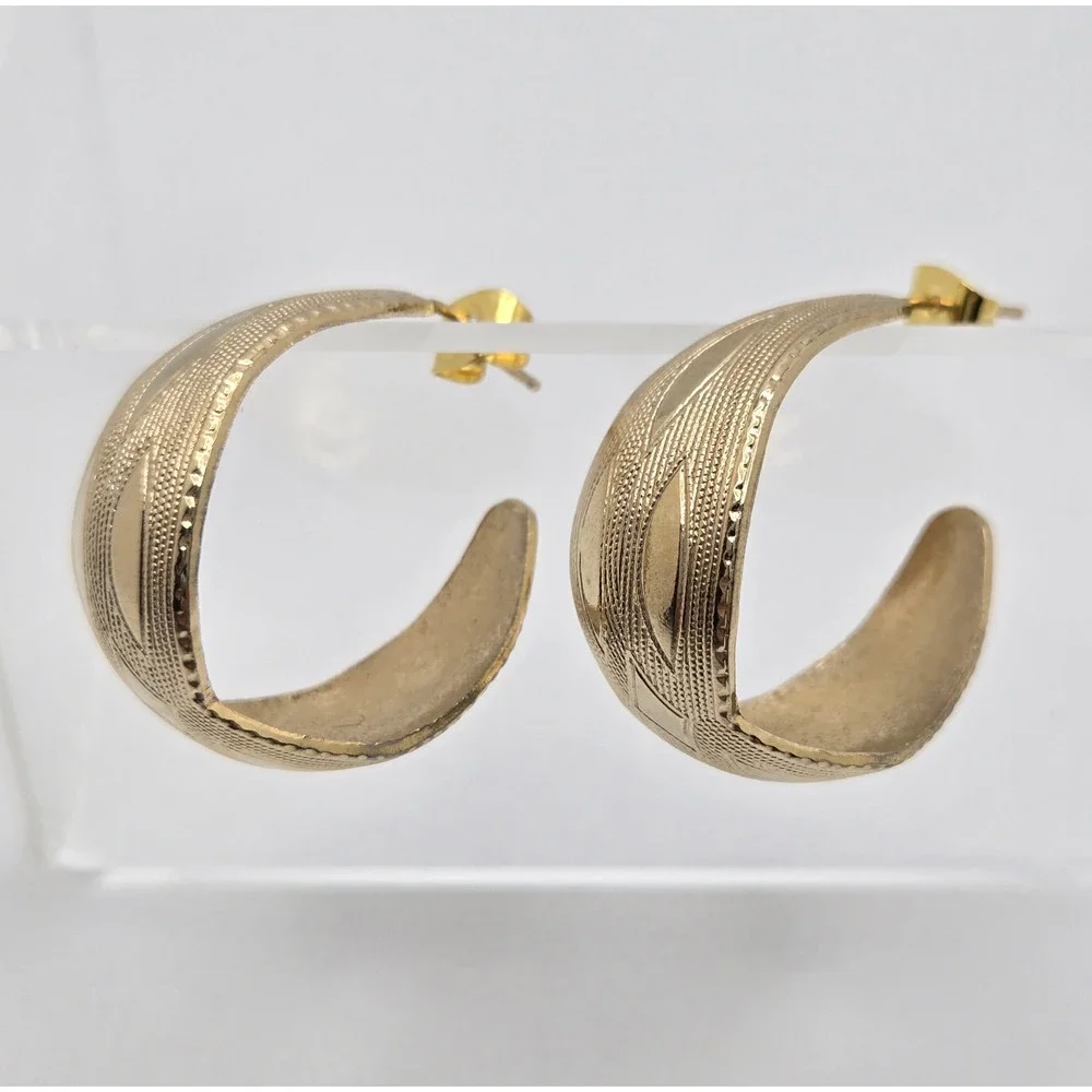 Vintage Hoop Earrings Chunky Goldtone Textured Classic Boho Maximalist Retro 1